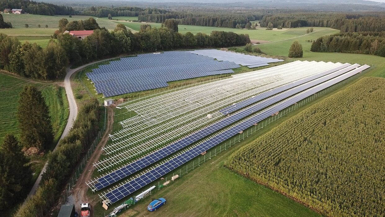 Freiflächen Photovoltaik in Halver kann einen wichtigen Beitrag zur erfolgreichen Energiewende leisten.